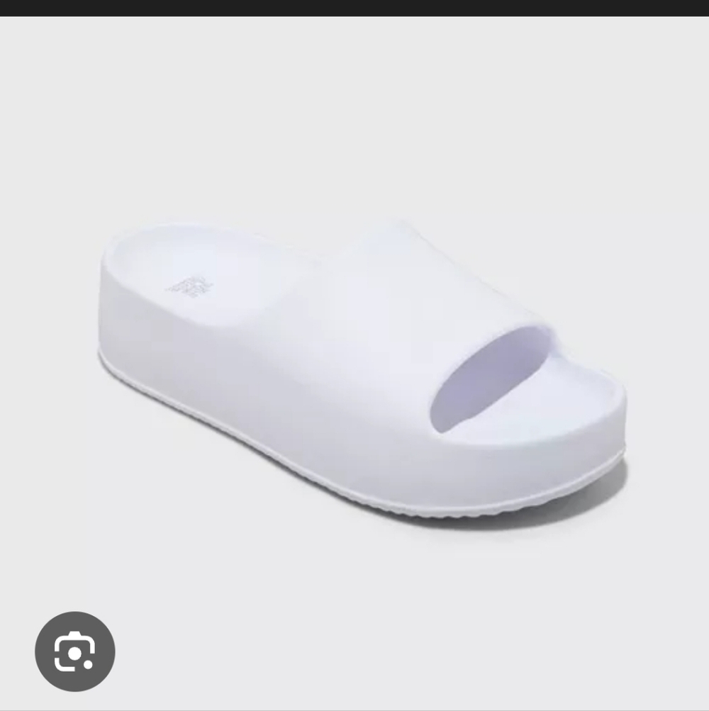 Wild Fable Women's White Rubber Platform Slides Sandals in size 10 & 11.